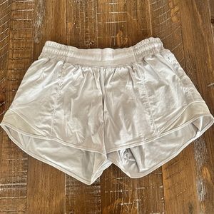 Lululemon Hotty Hot Shorts (Tall)